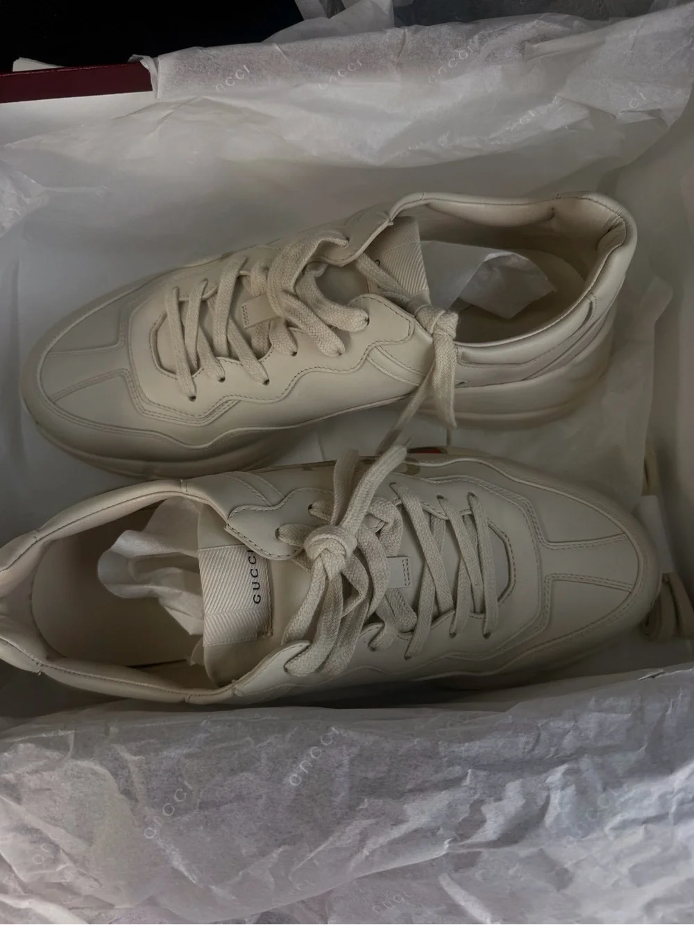 Gucci Men’s Cream Leather Sneakers with Green-Red Web